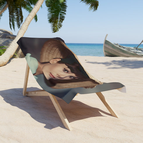 this Audrey Hepburn beach towel will make you feel like a movie star. Treat yourself to a touch of luxury with this exclusive collection.Officially licensed Audrey Hepburn merchandise.
Audrey Hepburn beach towel