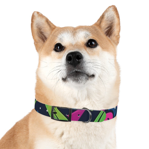 Neon graffiti dog collar in black onyx size M for stylish pups.