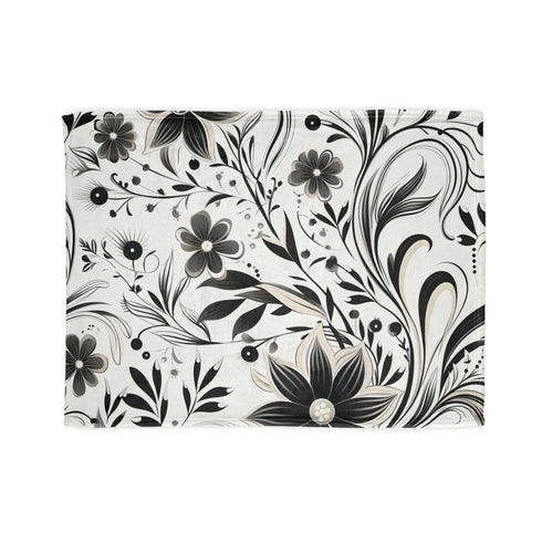 Monochrom Maze Blanket with elegant black and white maze design