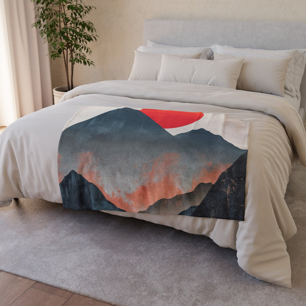 this blanket is a must-have for those who appreciate simplicity and elegance in their decor. Made from high-quality materials