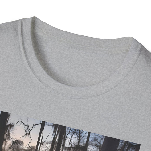 Charcoal cotton T-shirt with mystical swamp scene and crew neck design