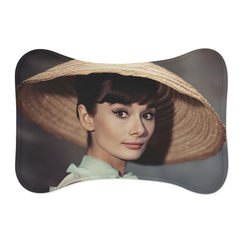 Audrey Hepburn Pet Mat: Elegant Chic Comfort