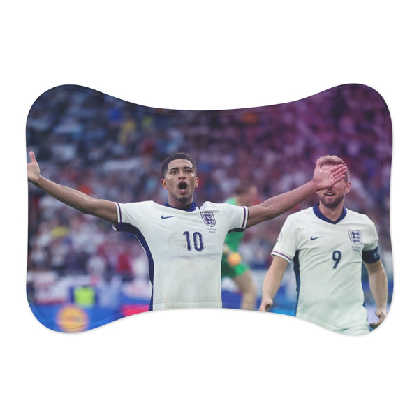 "Bellingham's Comfort Pet Mat: Pawsitively Purrfect!"