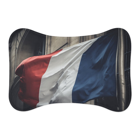 "French Flag Pet Mat: Elegance for Your Pup!"