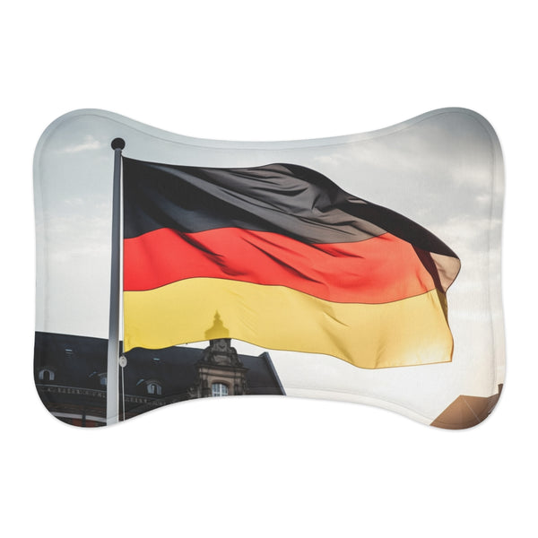 "German Flag Pet Mat: Patriotic Pup Perfect"