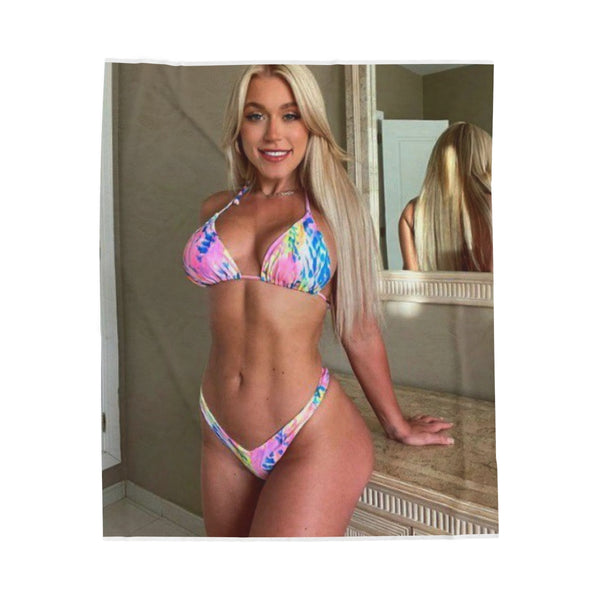 Luxurious Elle Brooke Plush Blanket