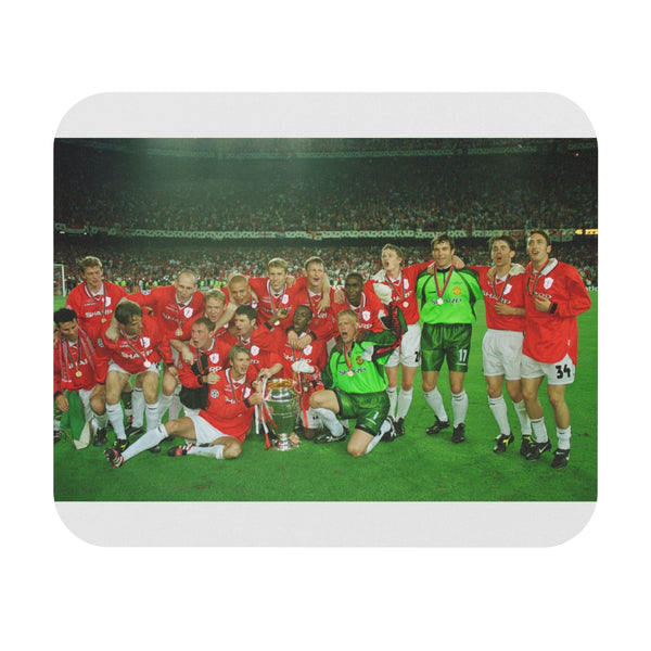 "Man Utd 99 Treble Mouse Pad: Relive the Glory"
