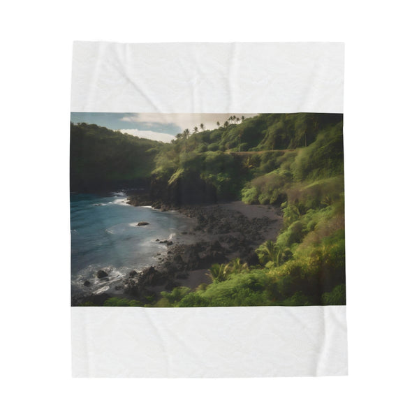 "Maui Paradise Plush Blanket: Luxurious Comfort"