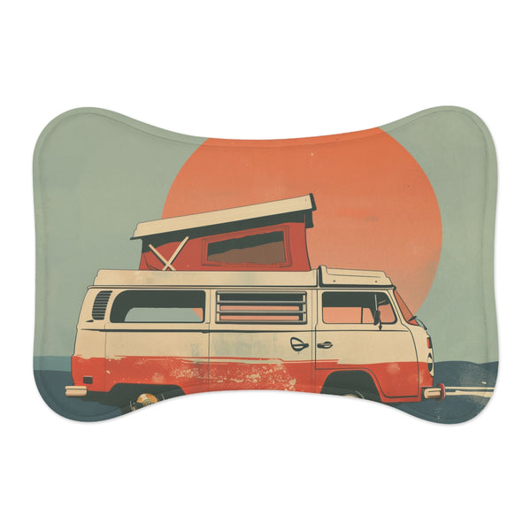 "Retro Camper Pet Mat - Let Your Pup Travel in Style!"