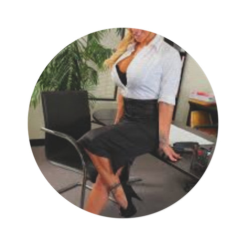 "Shyla Stylez Round Rug: Luxurious, Stylish, and Unique"