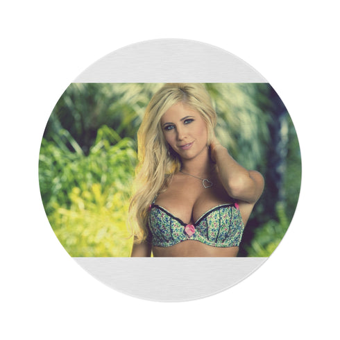 "Tasha Reign Round Rug: Luxurious Elegance"
