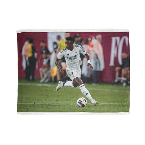 "Vinicius Jr. Dream Cover: Transform Your Bedroom"