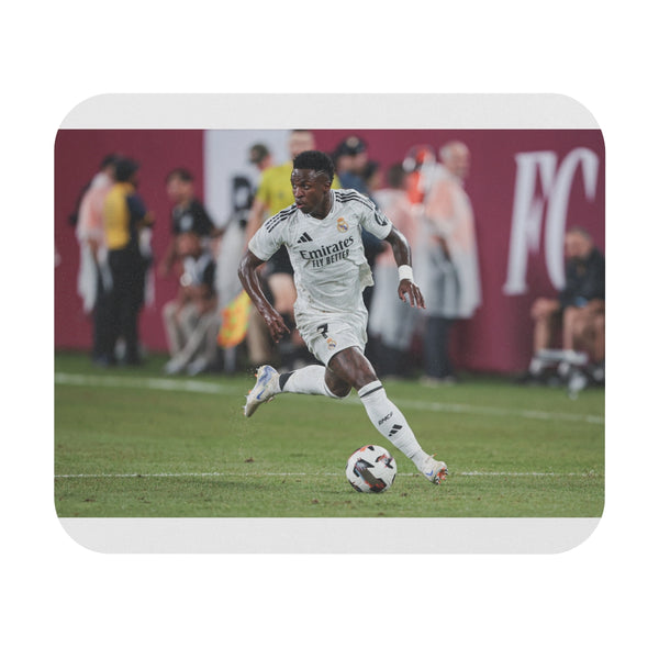 Vinicius Jr. Mouse Pad Speed and Skills!