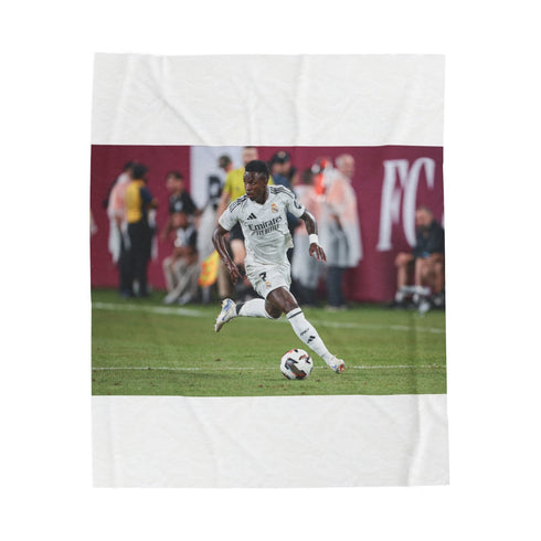 Vinicius Jr. Plush Blanket: Cozy and Cute for Any Fan