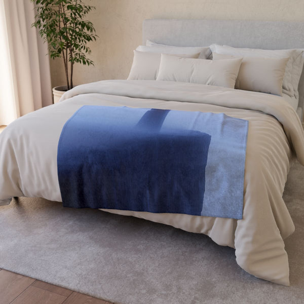 Leefk0 Zhang Daqians Style Solitary Figure Silhouette Against S — Plush Fleece Throw Blanket — Drape over Sofa & Bed Lifestyle View