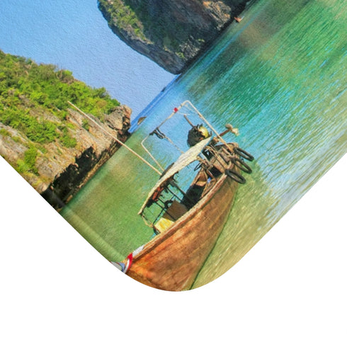 Maya Bay — Non-Slip Bath Mat — Cushioned Memory Foam & Non-Slip Backing Detail