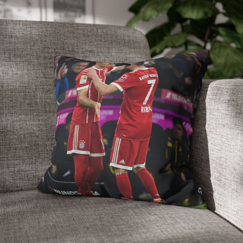 Franck Ribery Bayern Munich Football — 40×40 Cushion Cover — Sofa & Living Room Lifestyle View